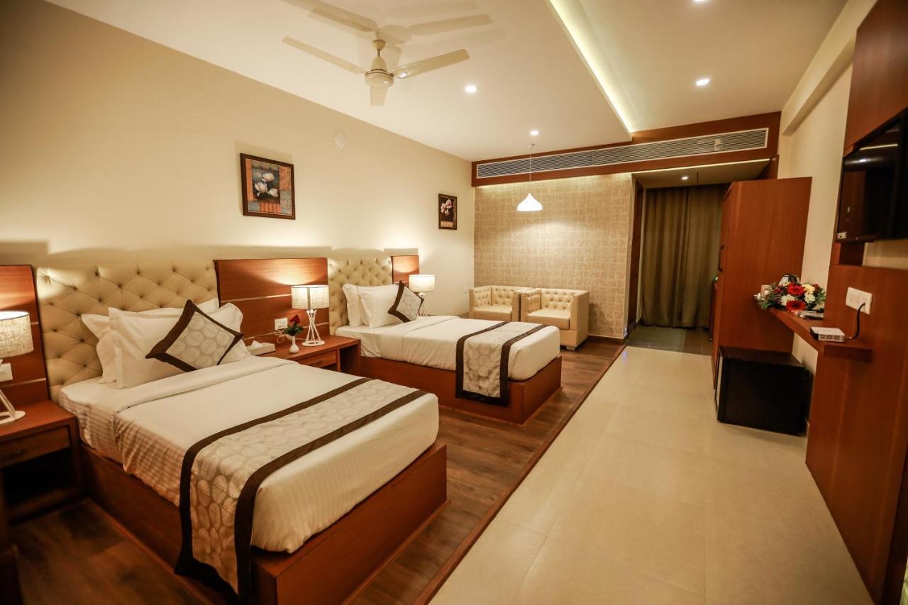 Nesma Palace Kannur Exteriör bild