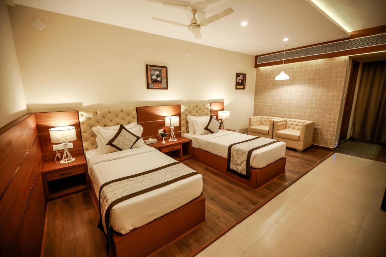 Nesma Palace Kannur Exteriör bild
