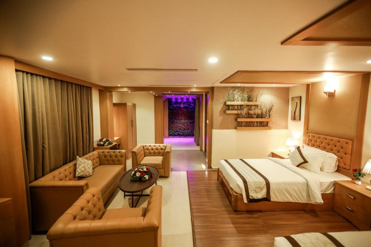 Nesma Palace Kannur Exteriör bild