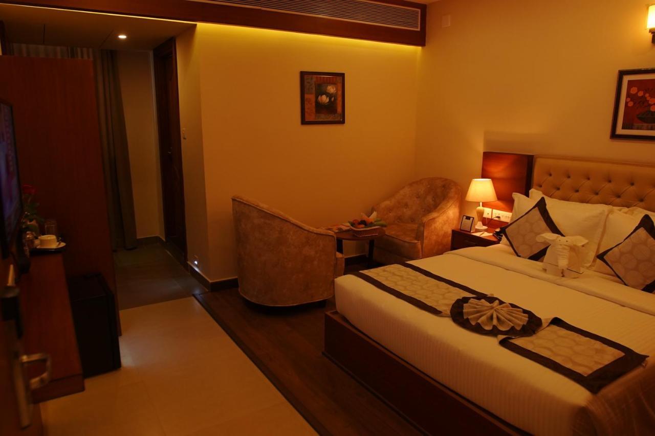 Nesma Palace Kannur Exteriör bild